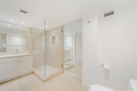Condo in Key Biscayne, Florida, 2 bedrooms  № 1874648 - photo 10