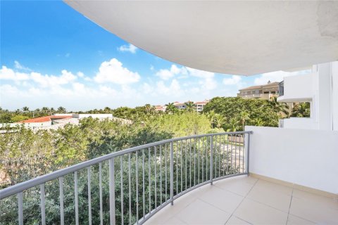 Condo in Key Biscayne, Florida, 2 bedrooms  № 1874648 - photo 15