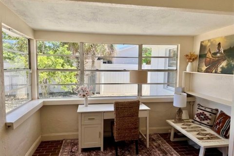 House in Apollo Beach, Florida 3 bedrooms, 172.24 sq.m. № 2317502 - photo 28
