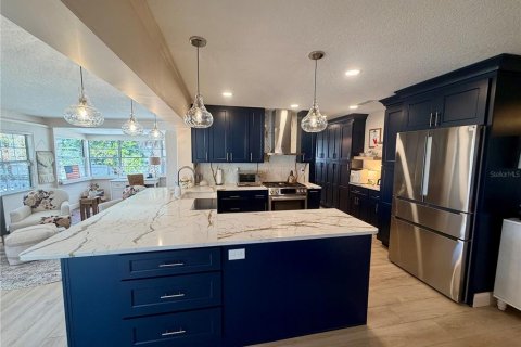 House in Apollo Beach, Florida 3 bedrooms, 172.24 sq.m. № 2317502 - photo 16