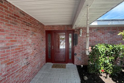 House in Apollo Beach, Florida 3 bedrooms, 172.24 sq.m. № 2317502 - photo 4