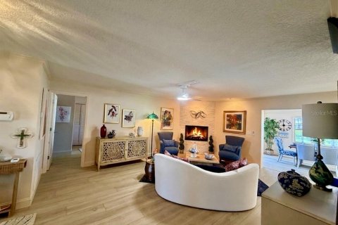 House in Apollo Beach, Florida 3 bedrooms, 172.24 sq.m. № 2317502 - photo 8