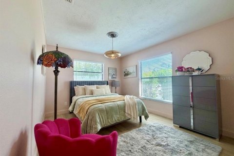 House in Apollo Beach, Florida 3 bedrooms, 172.24 sq.m. № 2317502 - photo 25