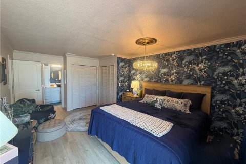 House in Apollo Beach, Florida 3 bedrooms, 172.24 sq.m. № 2317502 - photo 18