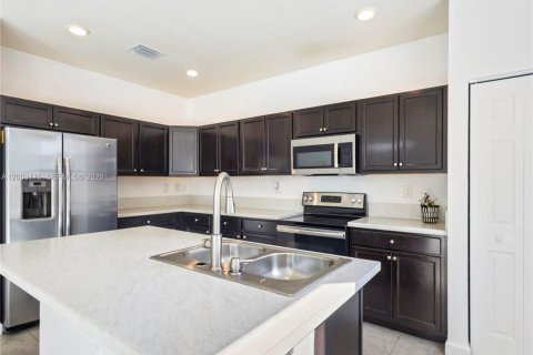 Touwnhouse à vendre à Homestead, Floride: 3 chambres, 169.92 m2 № 2066544 - photo 9