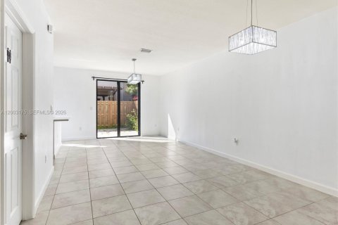 Touwnhouse à vendre à Homestead, Floride: 3 chambres, 169.92 m2 № 2066544 - photo 6
