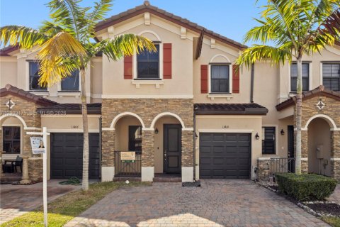 Adosado en Homestead, Florida 3 dormitorios, 169.92 m2 № 2066544