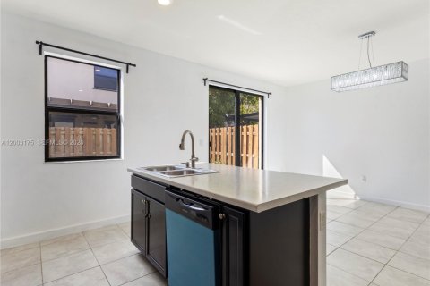 Touwnhouse à vendre à Homestead, Floride: 3 chambres, 169.92 m2 № 2066544 - photo 12