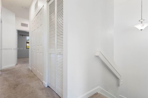 Touwnhouse à vendre à Homestead, Floride: 3 chambres, 169.92 m2 № 2066544 - photo 17