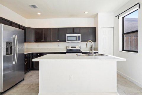 Touwnhouse à vendre à Homestead, Floride: 3 chambres, 169.92 m2 № 2066544 - photo 8