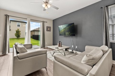 House in Four Corners, Florida 4 bedrooms, 194.07 sq.m. № 1789164 - photo 5