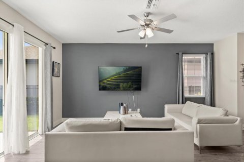 House in Four Corners, Florida 4 bedrooms, 194.07 sq.m. № 1789164 - photo 11