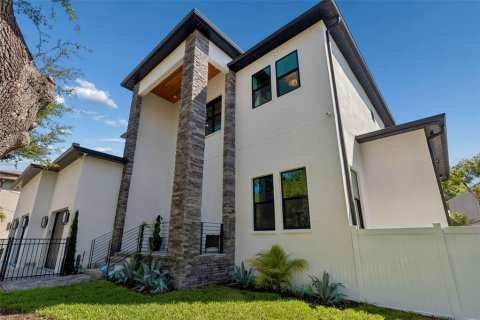 Casa en venta en Tampa, Florida, 4 dormitorios, 279.54 m2 № 2215604 - foto 9