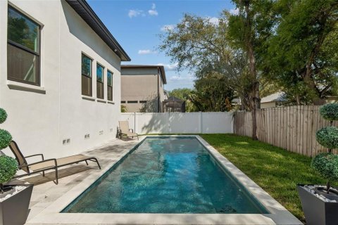 Casa en venta en Tampa, Florida, 4 dormitorios, 279.54 m2 № 2215604 - foto 11