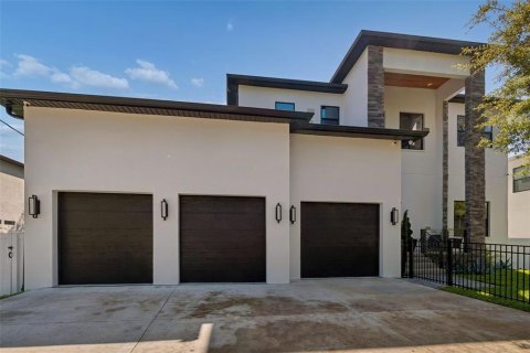 Casa en venta en Tampa, Florida, 4 dormitorios, 279.54 m2 № 2215604 - foto 3