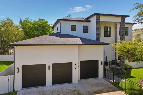 Casa en Tampa, Florida 4 dormitorios, 279.54 m2 № 2215604