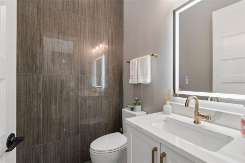 Casa en venta en Tampa, Florida, 4 dormitorios, 279.54 m2 № 2215604 - foto 29