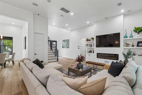 Casa en venta en Tampa, Florida, 4 dormitorios, 279.54 m2 № 2215604 - foto 20
