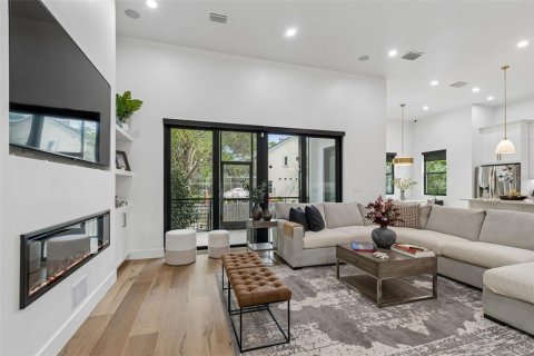 Casa en venta en Tampa, Florida, 4 dormitorios, 279.54 m2 № 2215604 - foto 19