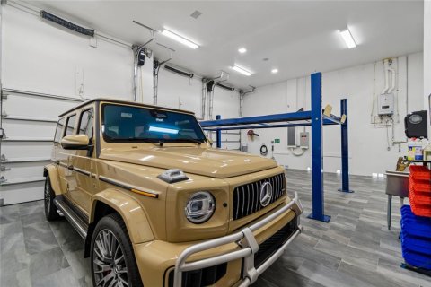 Casa en venta en Tampa, Florida, 4 dormitorios, 279.54 m2 № 2215604 - foto 2