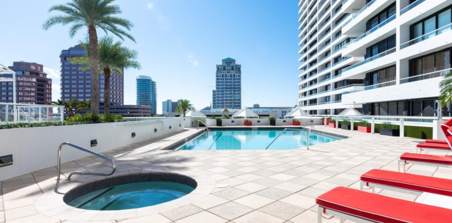 Condo in West Palm Beach, Florida, 2 bedrooms № 1226058
