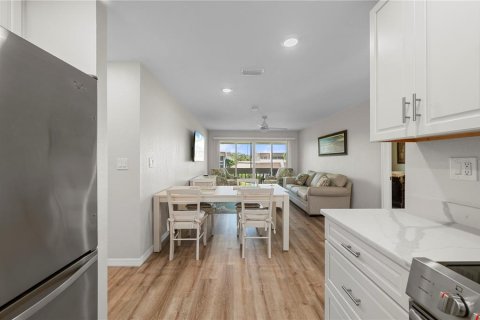 Condo in Punta Gorda, Florida, 2 bedrooms  № 1744376 - photo 12