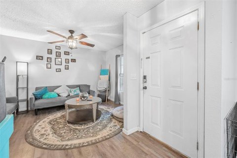 House in Palm Coast, Florida 4 bedrooms, 191.94 sq.m. № 1613699 - photo 5