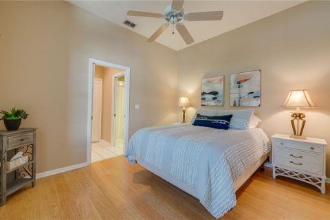 House in Fort Myers, Florida 2 bedrooms, 140.47 sq.m. № 1670752 - photo 8