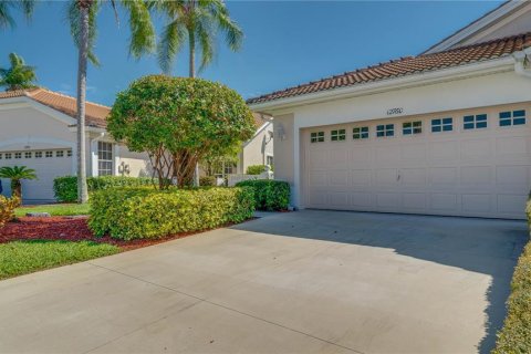 House in Fort Myers, Florida 2 bedrooms, 140.47 sq.m. № 1670752 - photo 14