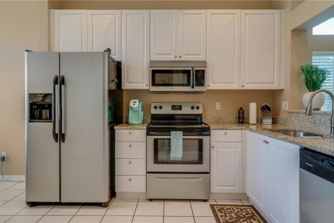 House in Fort Myers, Florida 2 bedrooms, 140.47 sq.m. № 1670752 - photo 3