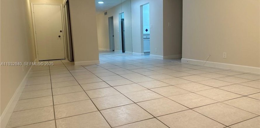 Кондоминиум с 2 спальнями в Форт-Лодердейл, Флорида № 1991103