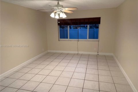 Condominio en alquiler en Fort Lauderdale, Florida, 2 dormitorios, 102.19 m2 № 1991103 - foto 10