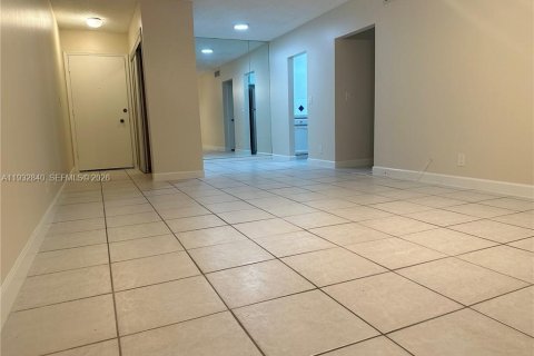 Condominio en alquiler en Fort Lauderdale, Florida, 2 dormitorios, 102.19 m2 № 1991103 - foto 7