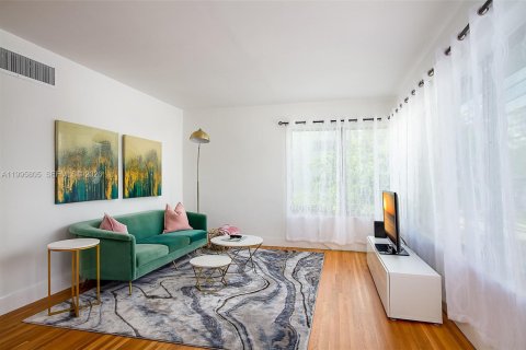 Condo in Bay Harbor Islands, Florida, 2 bedrooms  № 2058207 - photo 7