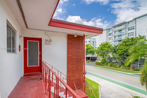 Condo in Bay Harbor Islands, Florida, 2 bedrooms  № 2058207 - photo 4