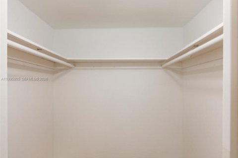 Condo in Bay Harbor Islands, Florida, 2 bedrooms  № 2058207 - photo 19