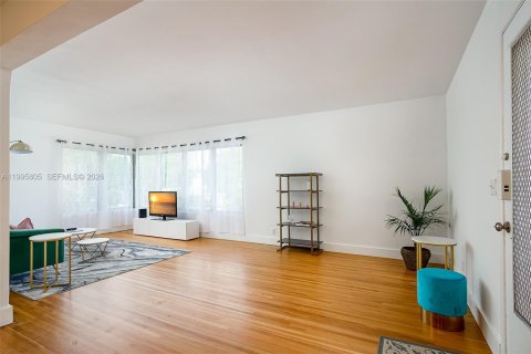 Condo in Bay Harbor Islands, Florida, 2 bedrooms  № 2058207 - photo 5