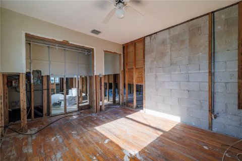 House in Madeira Beach, Florida 3 bedrooms, 133.78 sq.m. № 1724430 - photo 25