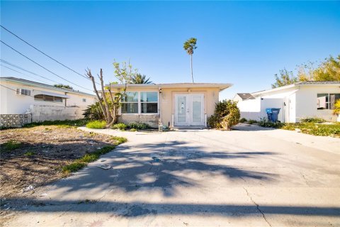 House in Madeira Beach, Florida 3 bedrooms, 133.78 sq.m. № 1724430 - photo 15