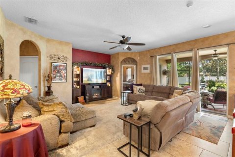 House in Apopka, Florida 4 bedrooms, 253.72 sq.m. № 1761299 - photo 26