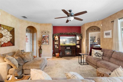 House in Apopka, Florida 4 bedrooms, 253.72 sq.m. № 1761299 - photo 25