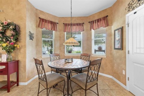 House in Apopka, Florida 4 bedrooms, 253.72 sq.m. № 1761299 - photo 23