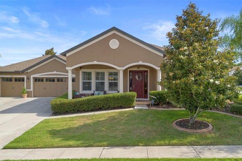 House in Apopka, Florida 4 bedrooms, 253.72 sq.m. № 1761299 - photo 1