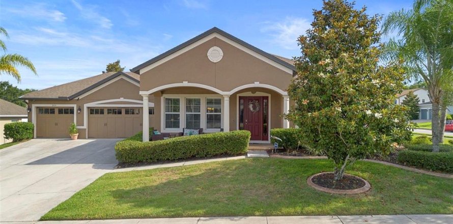 House in Apopka, Florida 4 bedrooms, 253.72 sq.m. № 1761299