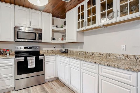 House in Port Orange, Florida 3 bedrooms, 110.74 sq.m. № 1733095 - photo 17