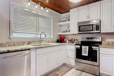 House in Port Orange, Florida 3 bedrooms, 110.74 sq.m. № 1733095 - photo 20