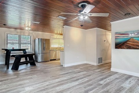 House in Port Orange, Florida 3 bedrooms, 110.74 sq.m. № 1733095 - photo 9