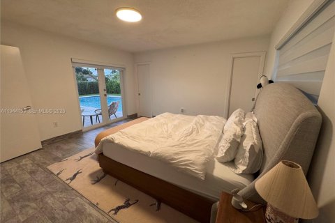House in Miami, Florida 3 bedrooms, 151.52 sq.m. № 2000897 - photo 12