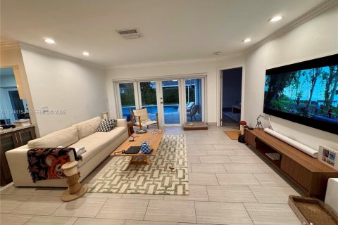 House in Miami, Florida 3 bedrooms, 151.52 sq.m. № 2000897 - photo 5