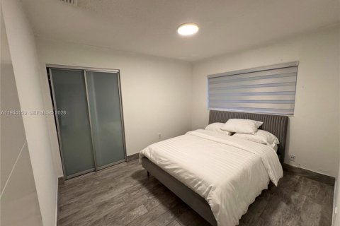 House in Miami, Florida 3 bedrooms, 151.52 sq.m. № 2000897 - photo 14